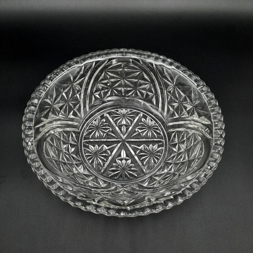 Vintage Pressed Glass Fruit Bowl with Starburst & Diamond Pattern‎